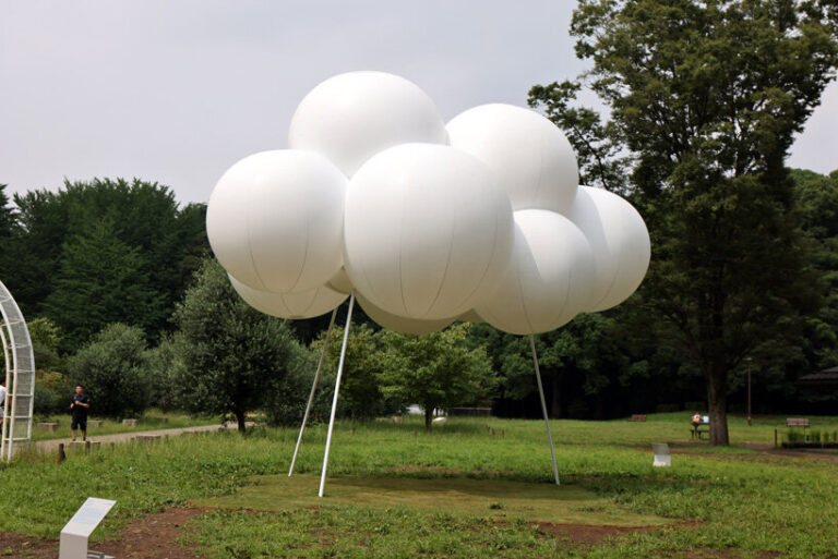 sou fujimoto installs temporary pavilion of fluffy, floating clouds in ...