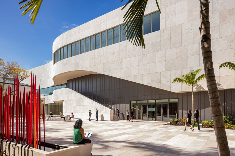 Weiss/manfredi Restores Baker Museum In Florida With Curved Stone Exterior