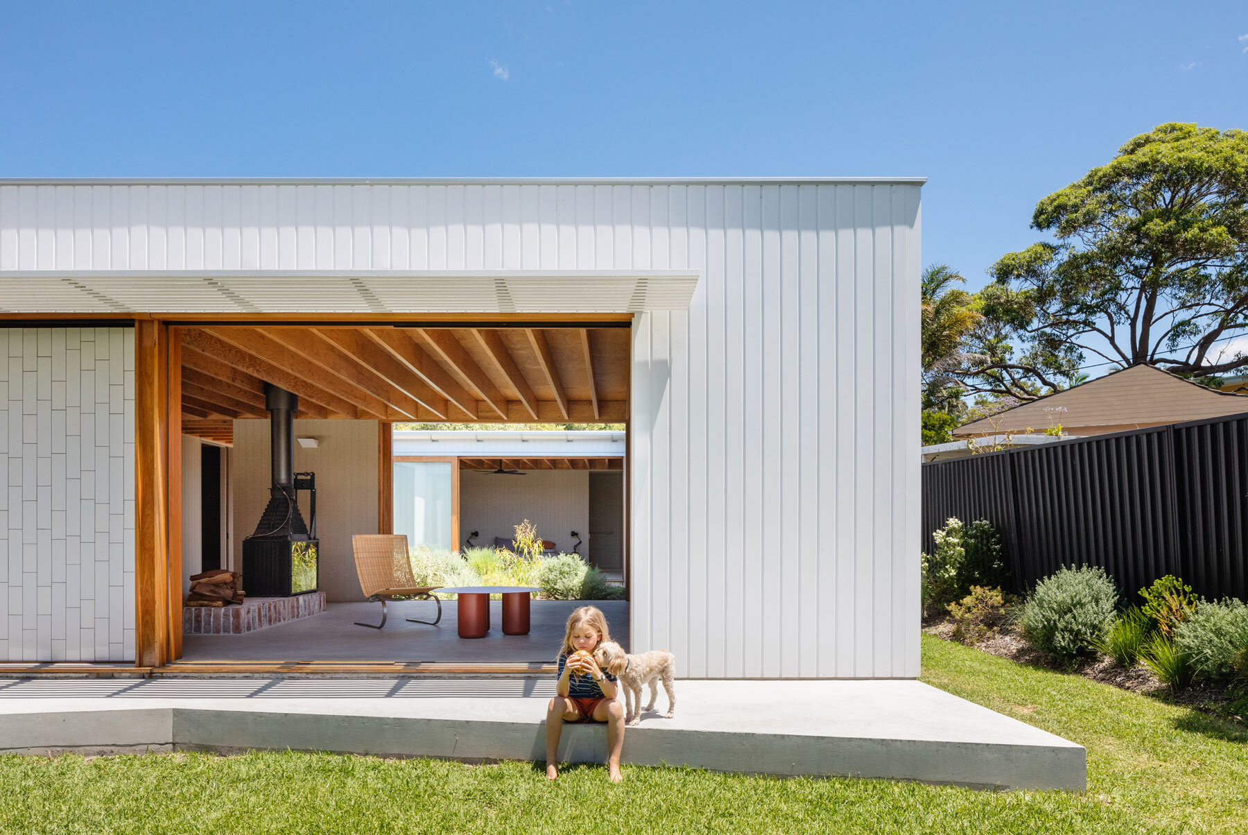 TRIBE-studio-bundenna-house-kit-australia-designboom-017