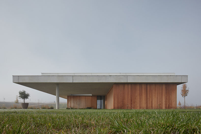 ADR architects kostelec house