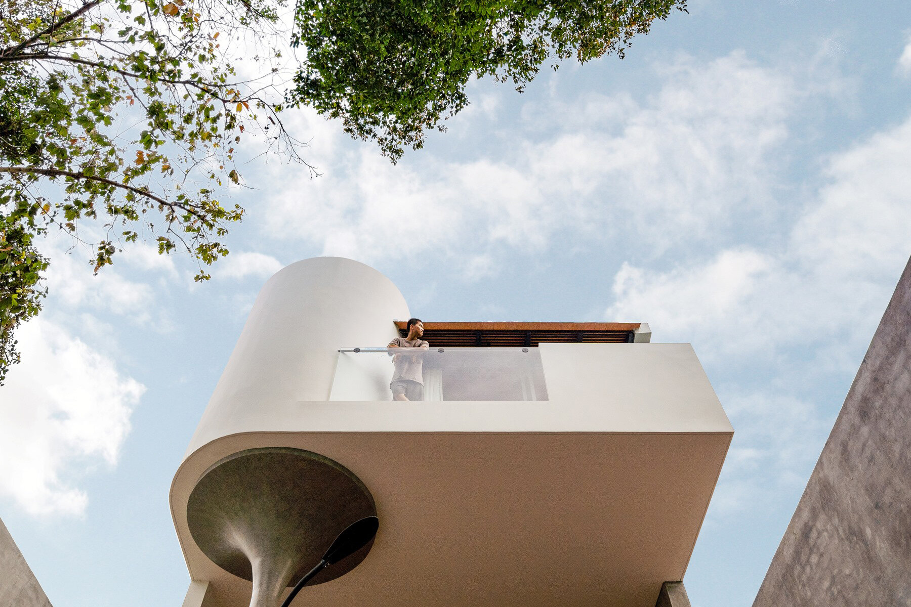 ad+studio-residence-vietnam-terracotta-staircase-designboom-31800