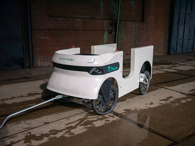 trailerduck is a self-powered trailer that can handle a payload of up to 300 kg