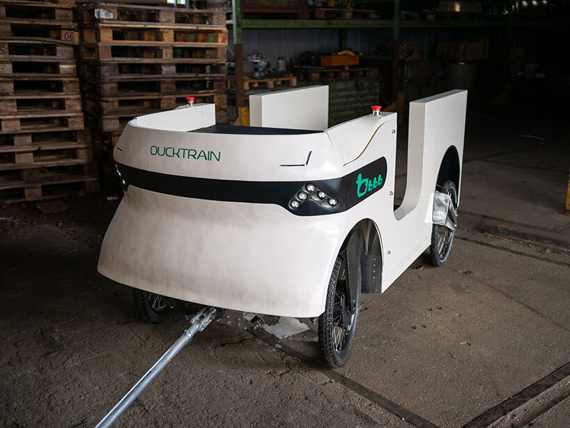 trailerduck is a self-powered trailer that can handle a payload of up to 300 kg