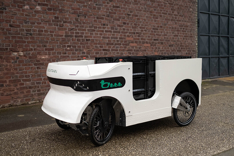 trailerduck is a self-powered trailer that can handle a payload of up to 300 kg