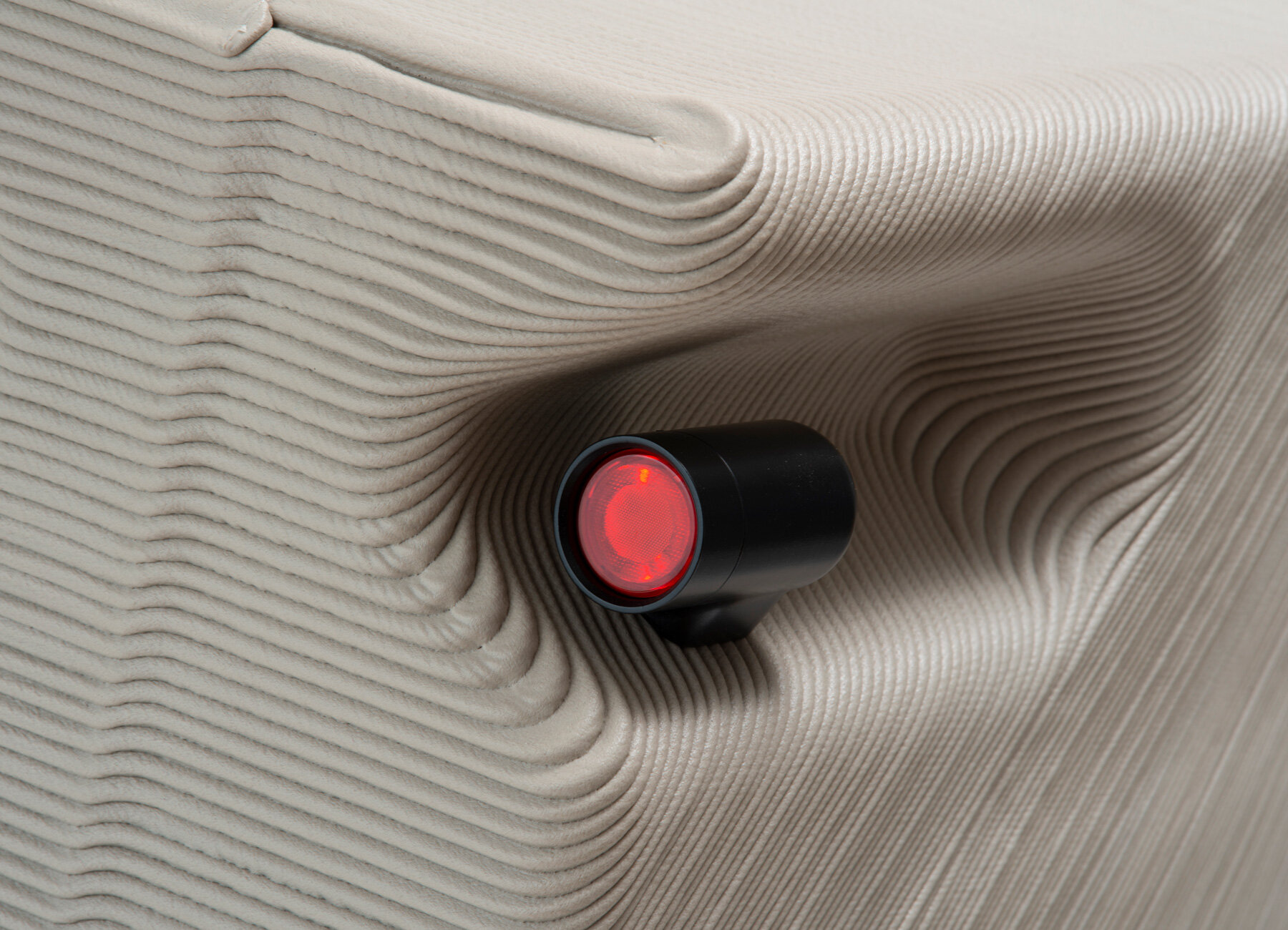 zuv-electrically-powered-tricycle-designboom-16X
