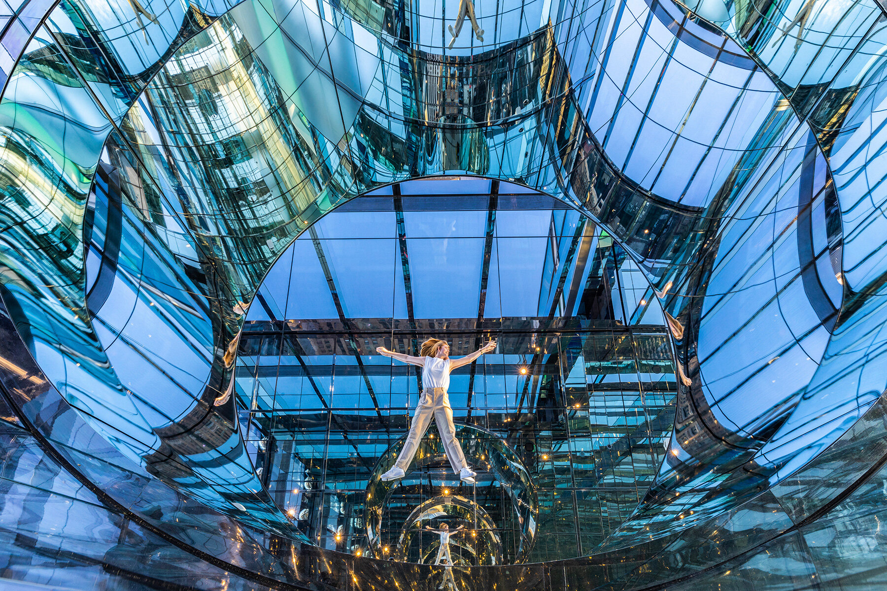 SUMMIT One Vanderbilt - Introducing “Clouds” by Yayoi Kusama ☁️, a  large-scale floor-based installation of reflective cloud like forms that  create an impression of floating and infinity ♾ 🎨 Now on display