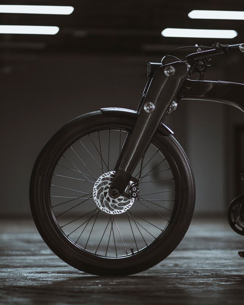 crowncruiser is a smart, high-performance e-bike with a retro look
