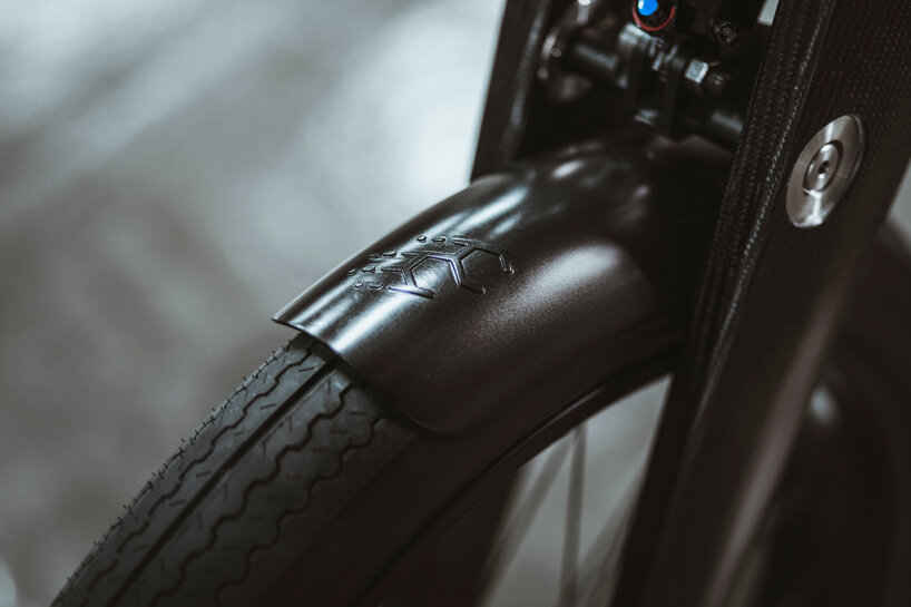 crowncruiser is a smart, high-performance e-bike with a retro look