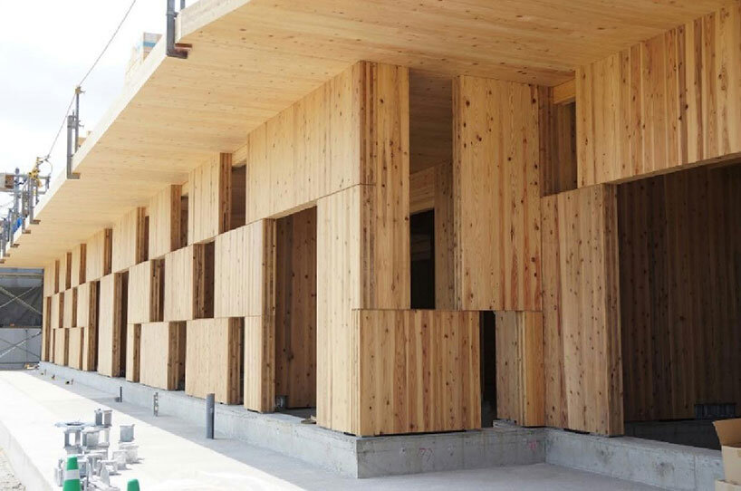 earthquake resistant CLT wall