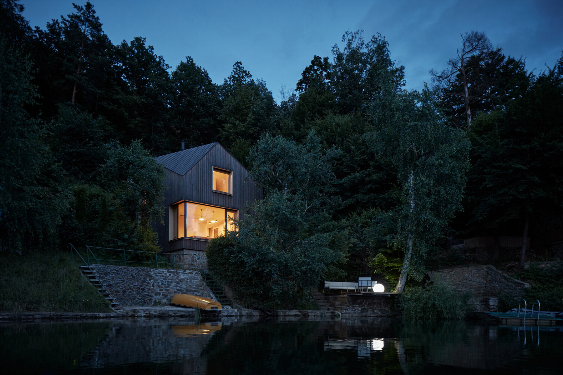 prodesi-domesi-cottage-inspired-by-a-ship-cabin-boysplaynice-designboom-09