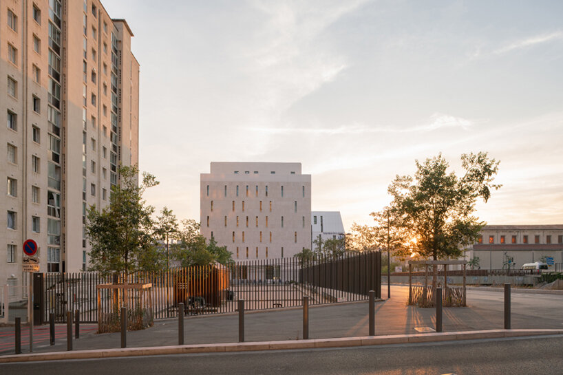 atelier stéphane fernandez celebrates marseille with 'sens' social student housing