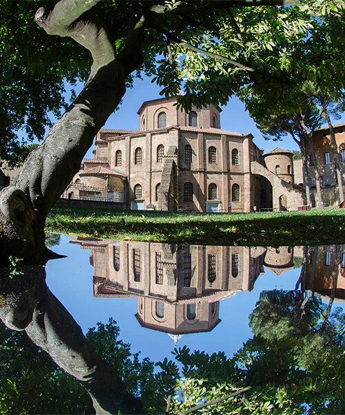 a series of mirror artworks search for a new spatiality at ravenna's heritage sites, italy