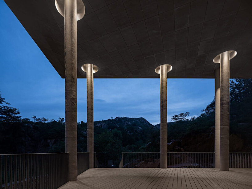 SYN architects nestles hometown moon chapel into china's mountains