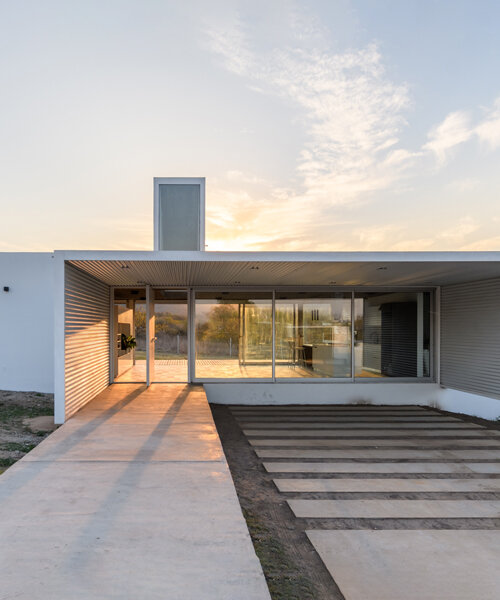 STC architects frames views across argentina with its house in la hornilla
