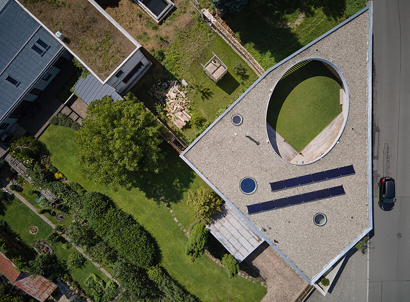 atelier štěpán's internal landscape villa takes influence from classical greek atriums