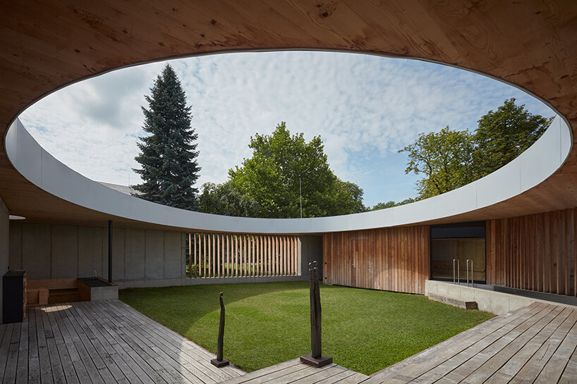 atelier štěpán's internal landscape villa takes influence from classical greek atriums