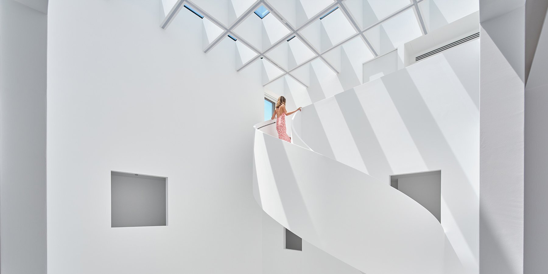 central-spiral-stair-atrium-residential-project-turkey-mas-designboom-1800