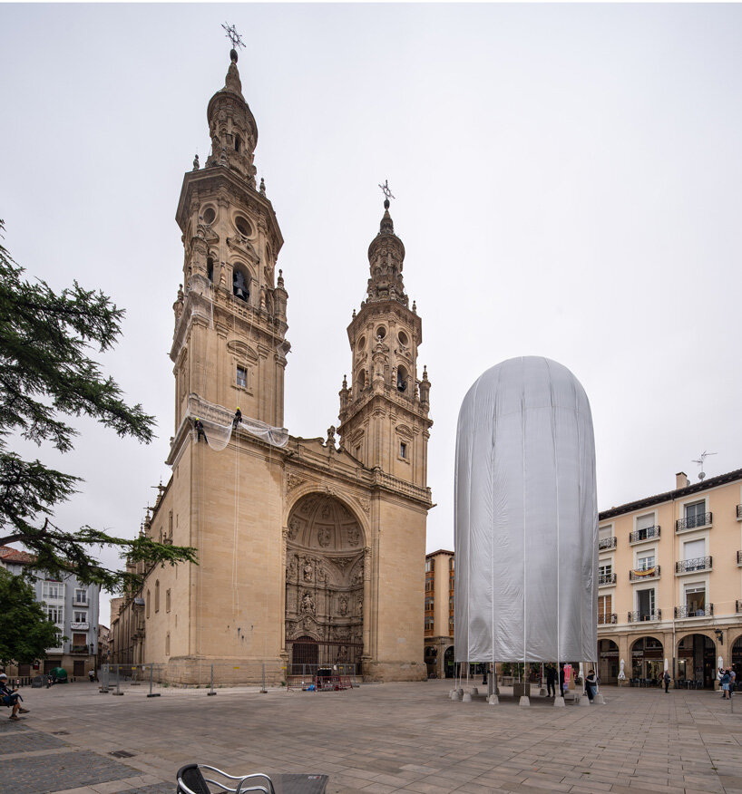 'a dome' pavilion is shaped after the monumental niche of a spanish cathedral