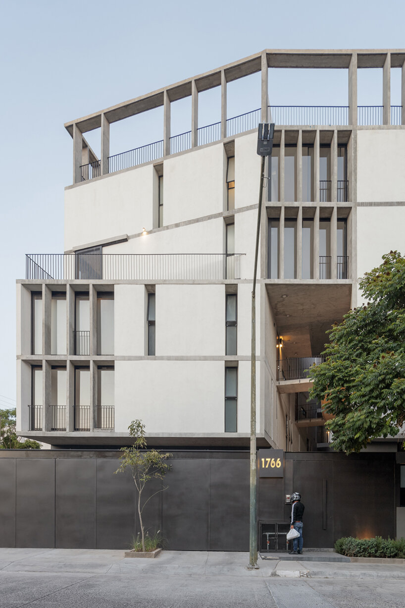 em-estudio shades its 'RD 1766' apartments in guadalajara with a ribbed facade