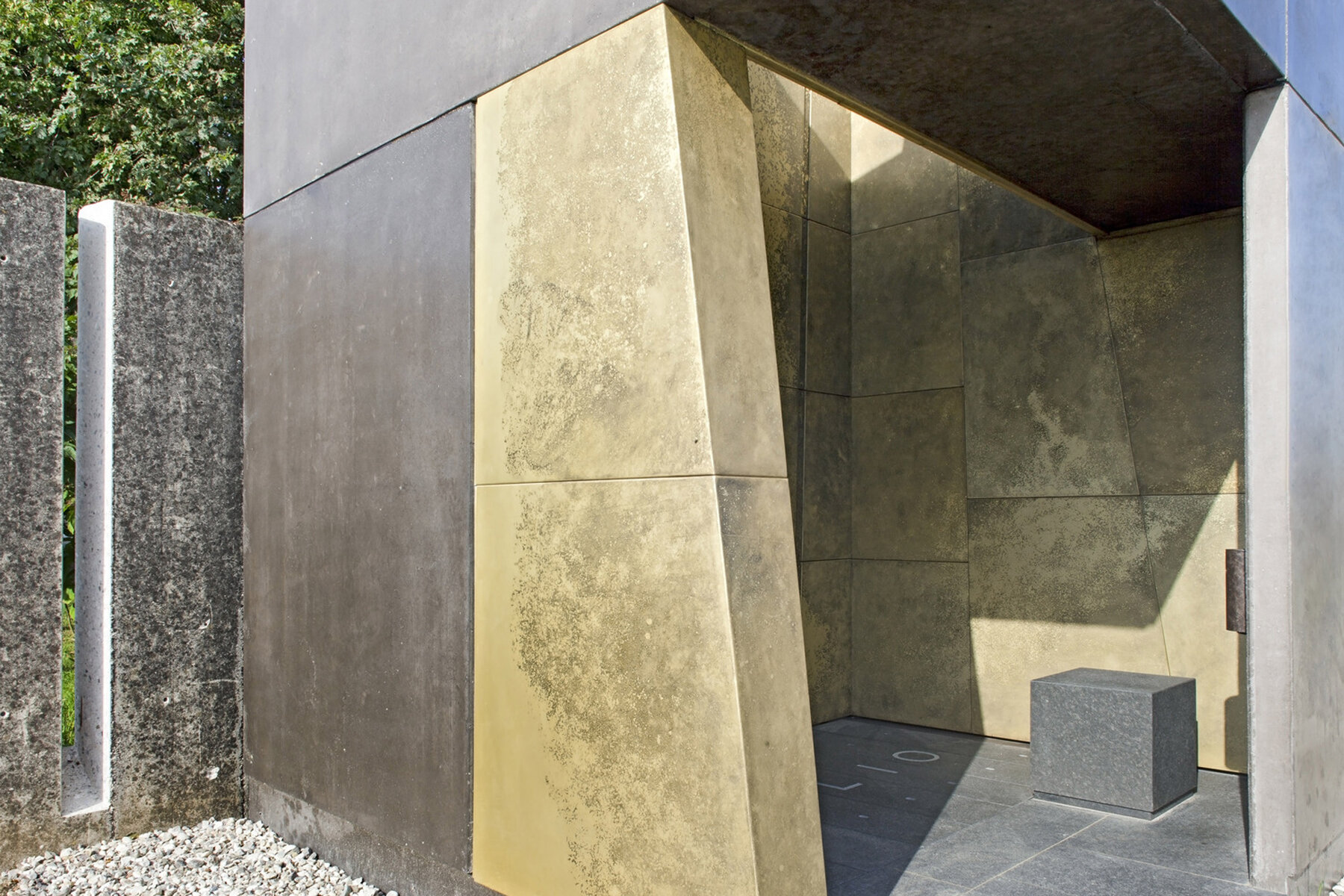 grave-chapel-120-grammi-laboratorio-di-architettura-porcellengo-italy-desigboom-07a