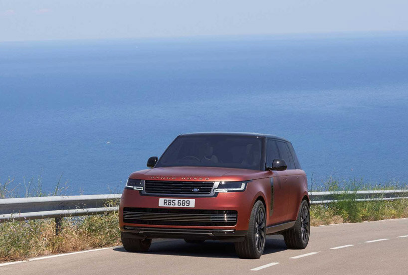 land rover unveils the 2022 range rover — its first redesign in a decade