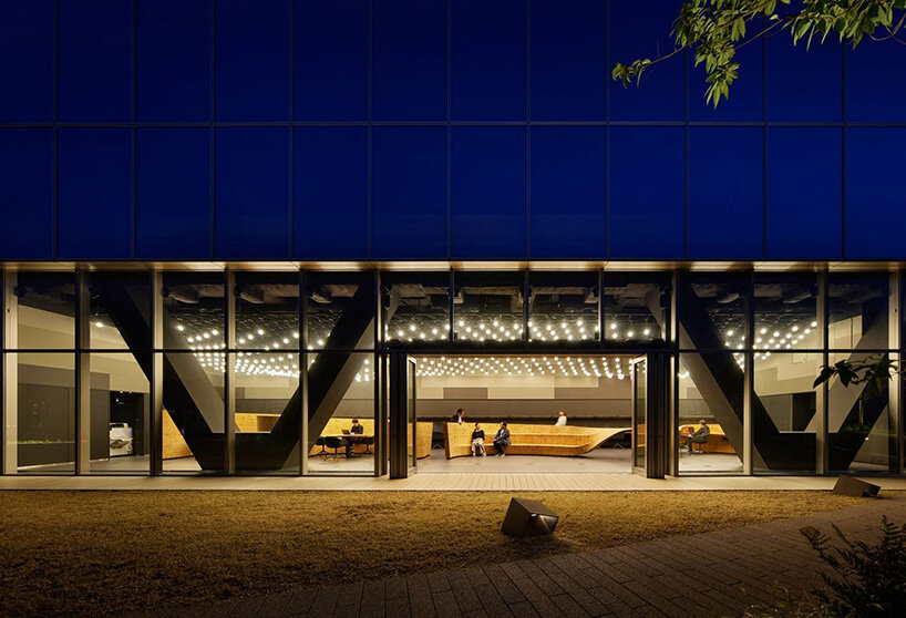 snøhetta inserts massive furniture inside digital garage co