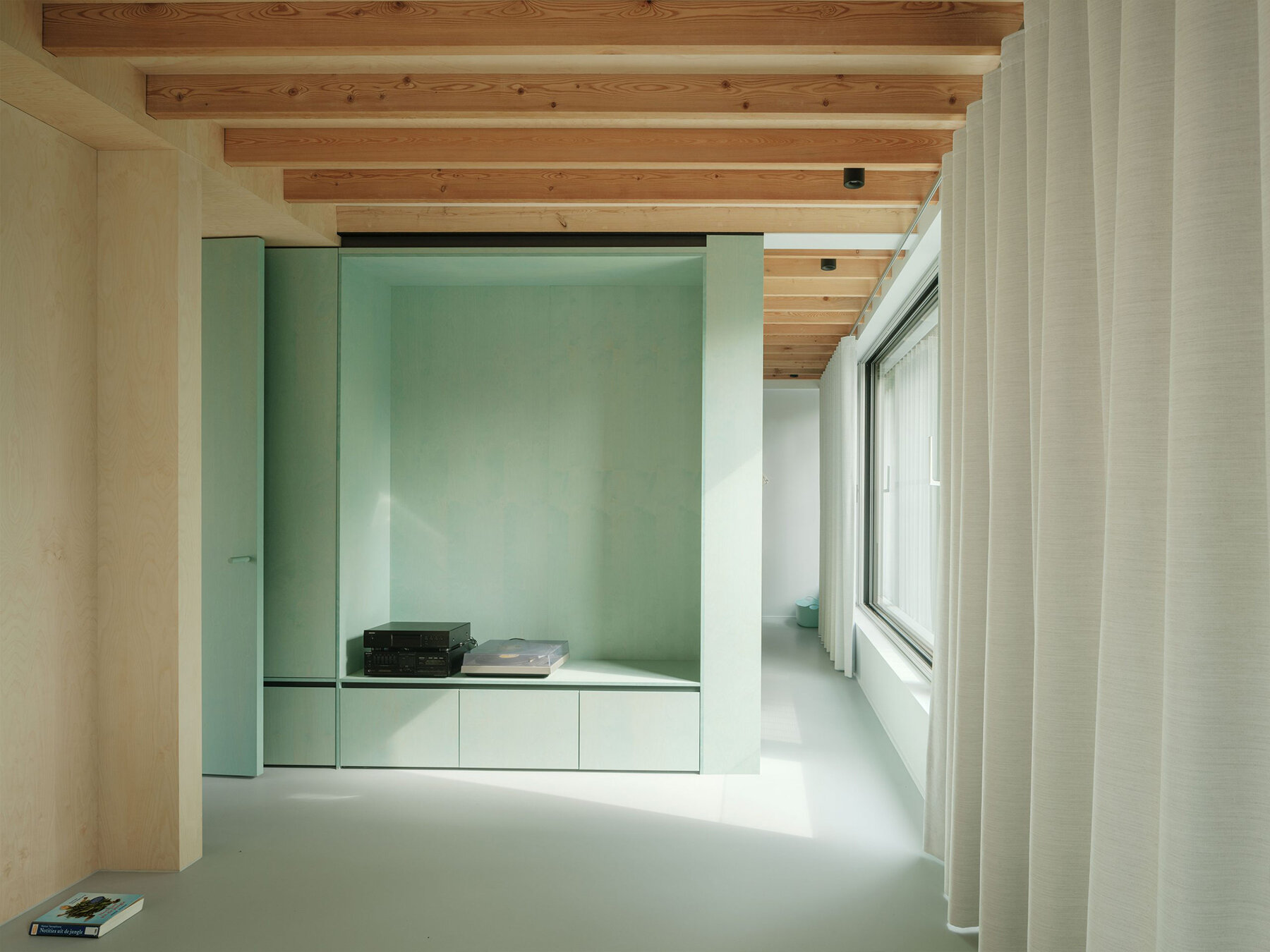 beev-i-s-m-architecten-belgium-designboom-21800