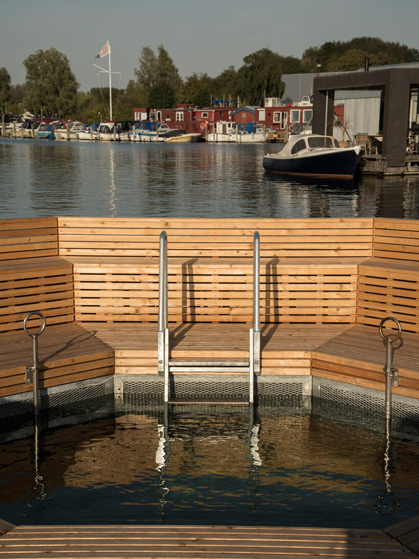 dyppezone is a transportable open-air bath for the harbor of copenhagen