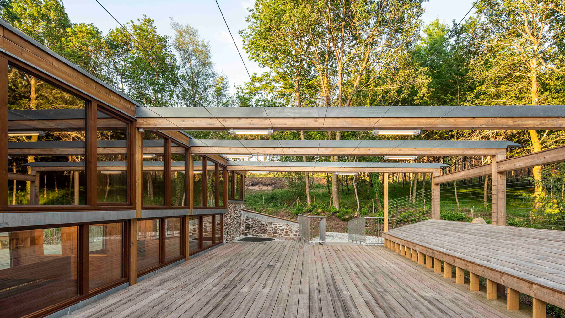 eeg-arquitectos-sobrado-pension-hostel-spain-designboom-06a