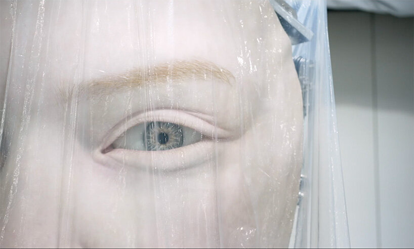 GENTLE MONSTER discusses the giant, a 2-meter-high uncanny face robot