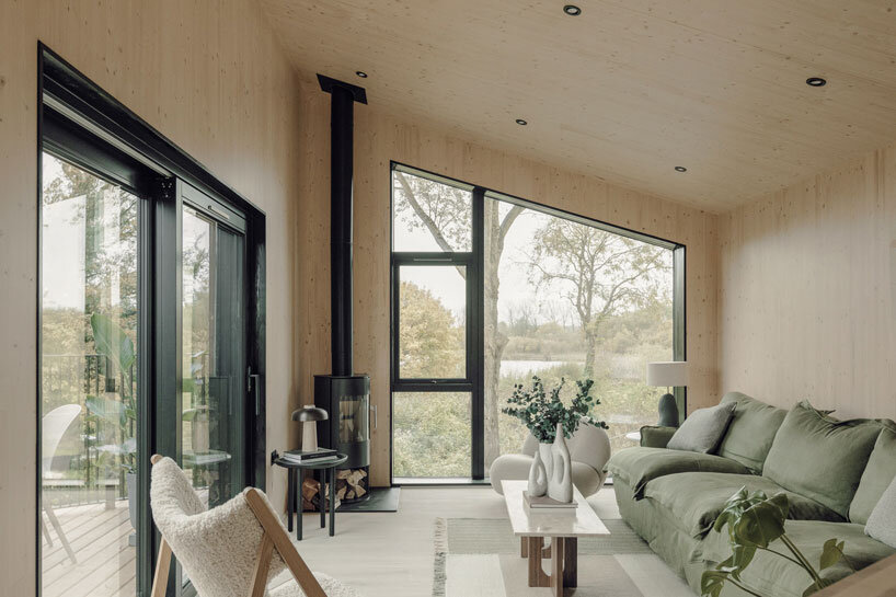 koto design completes cantilevered 'falcon house' in the cotswolds