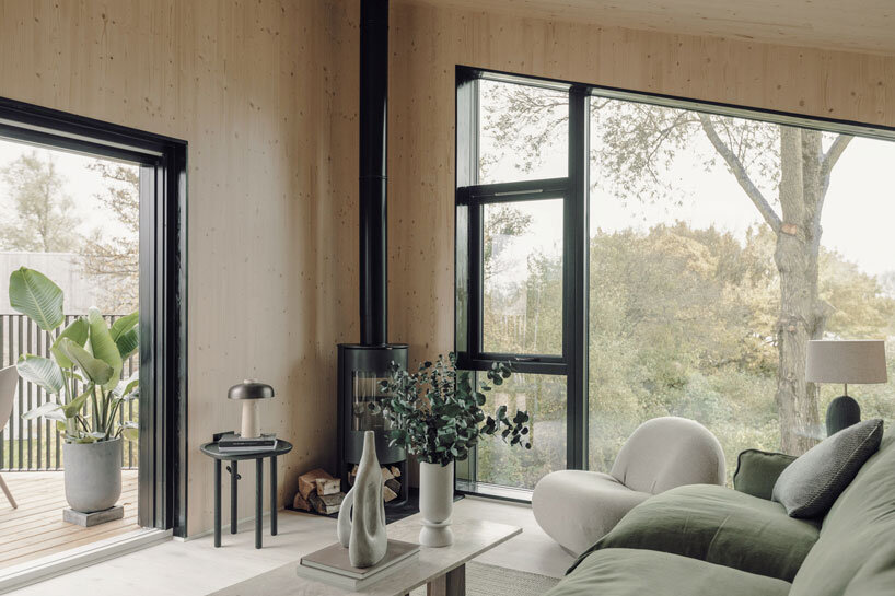 koto design completes cantilevered 'falcon house' in the cotswolds