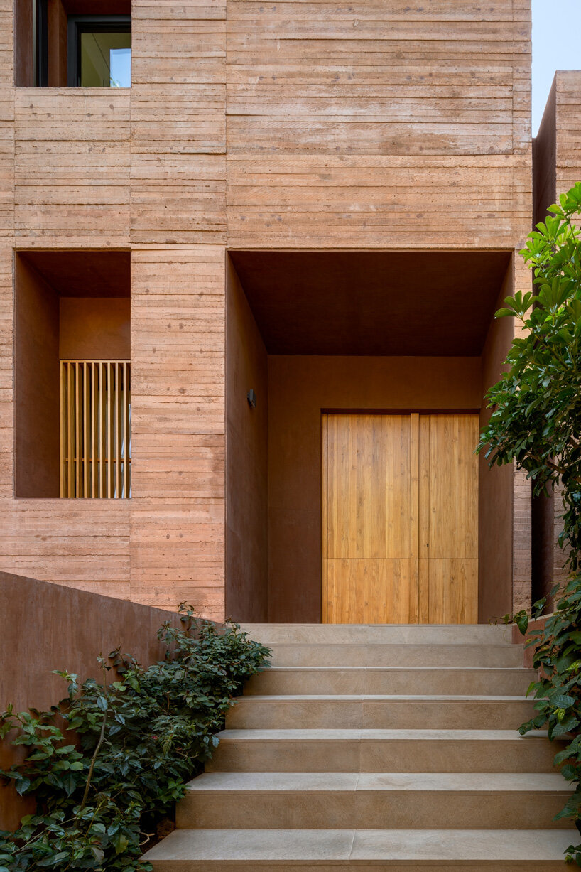 PPAA arranges 'monte tauro' dwelling around a private courtyard in mexico city