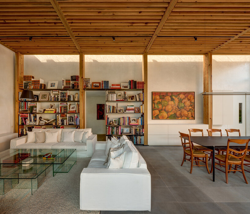 PPAA arranges 'monte tauro' dwelling around a private courtyard in mexico city