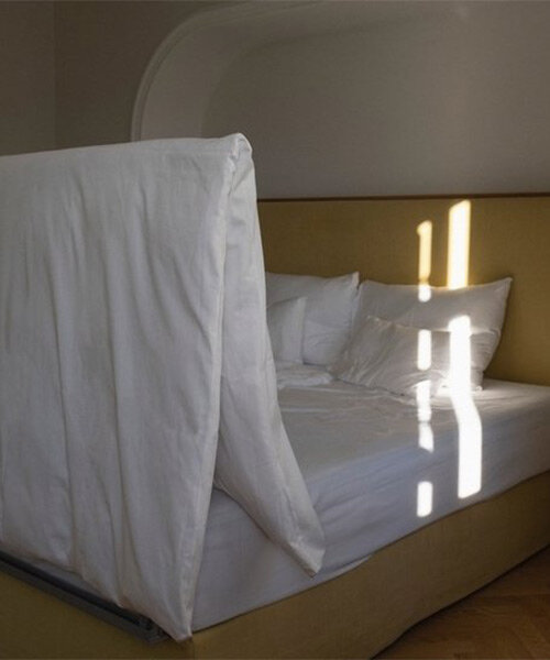 'AIRZAG' is a minimalist bed accessory that helps you air your covers quickly and easily