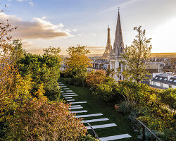 bulgari hotel paris: italian hospitality meets jewelry heritage and the city's glorious history