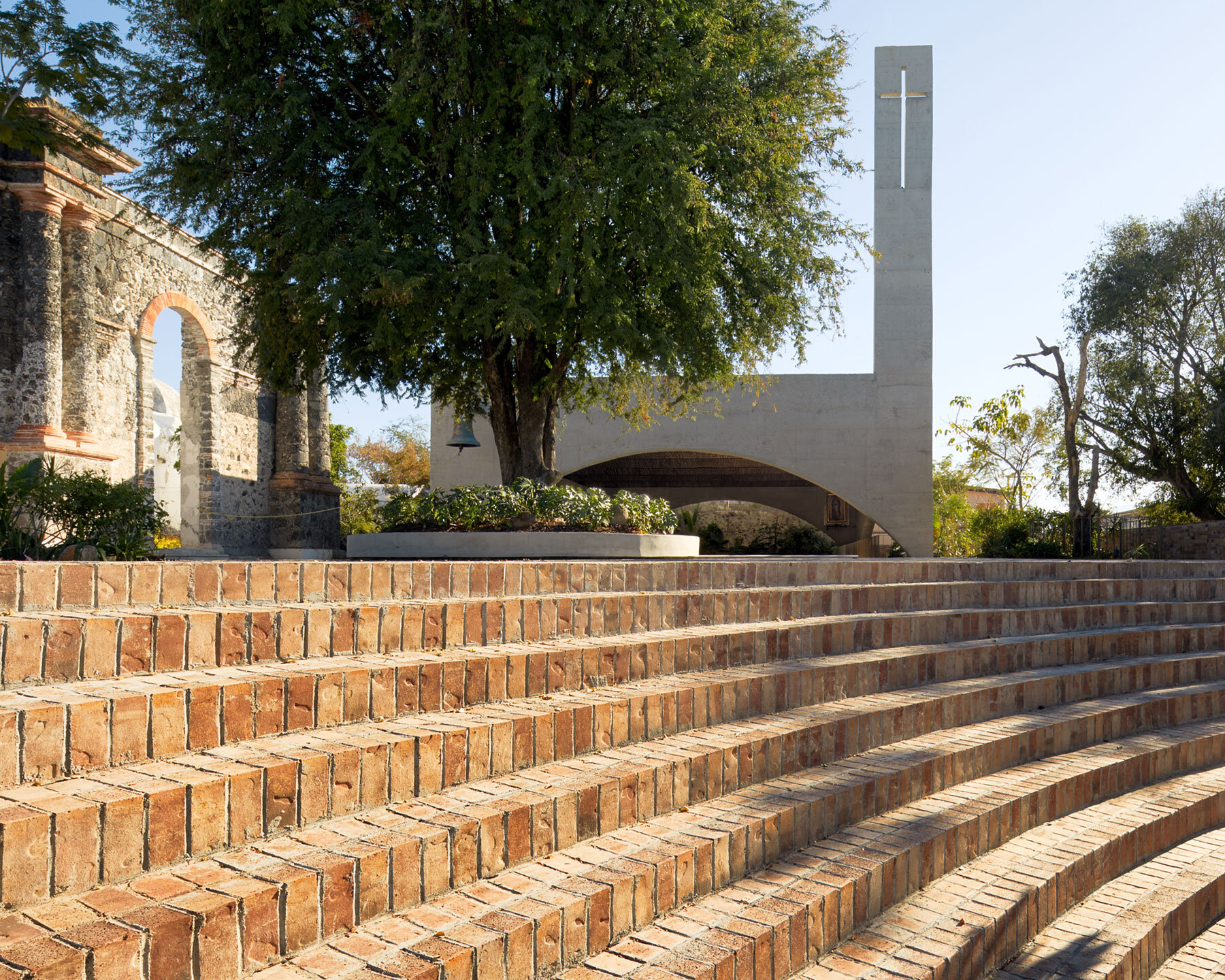 dellekamp-schleich-senor-tula-church-mexico-designboom-07a
