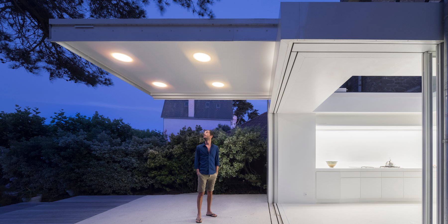 avignon-architecte-neglected-veranda-topless-house-france-designboom-18002