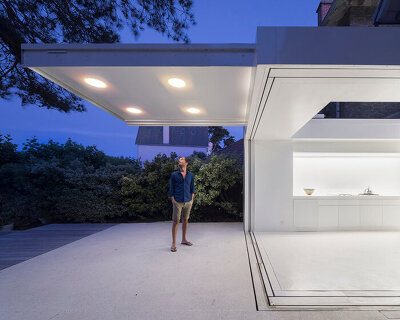 avignon architecte transforms a neglected veranda into topless house in france