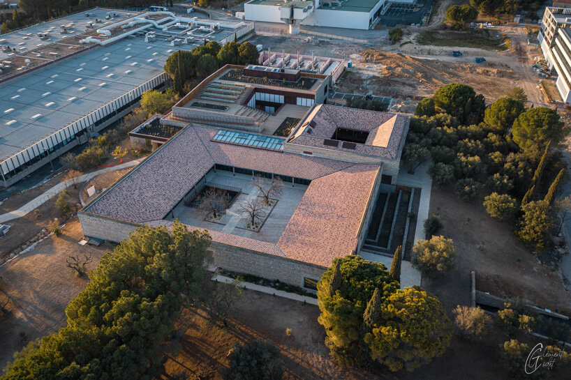 brenac & gonzalez restores french company cafeteria with influences from gallo-roman villas