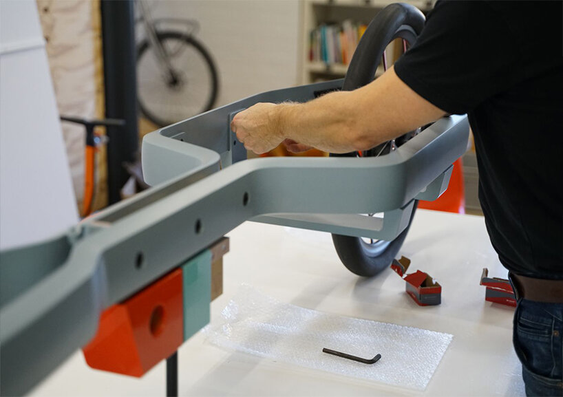 تعمل هذه الدراجة الخفيفة الوزن على بطارية الهيدروجين