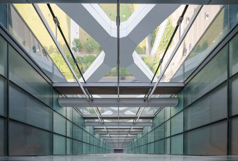 SOM completes “breathable” bank headquarters in shenzhen, china