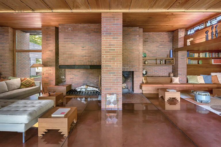 Frank Lloyd Wright S Schwartz House In Wisconsin Is Now For Rent On Airbnb