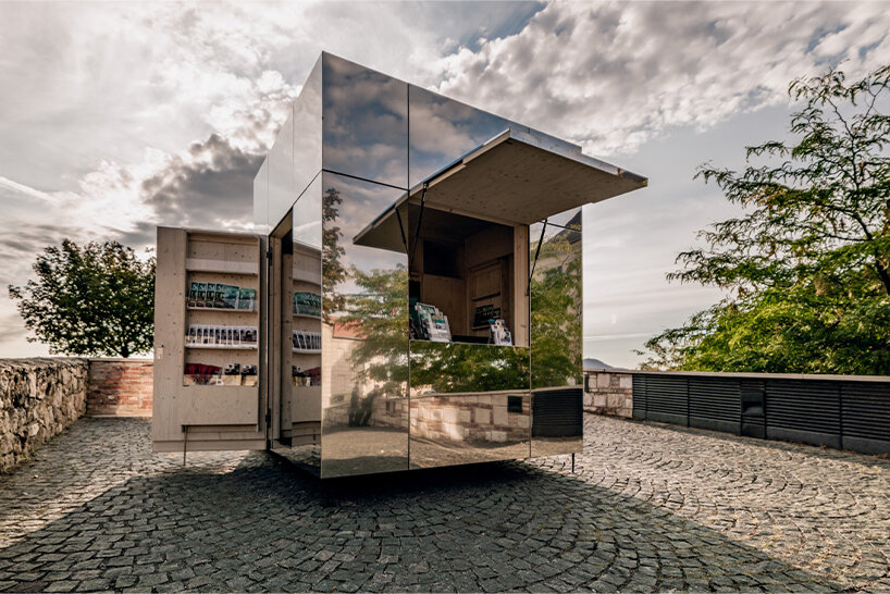 buda castle visitor center and infopoints