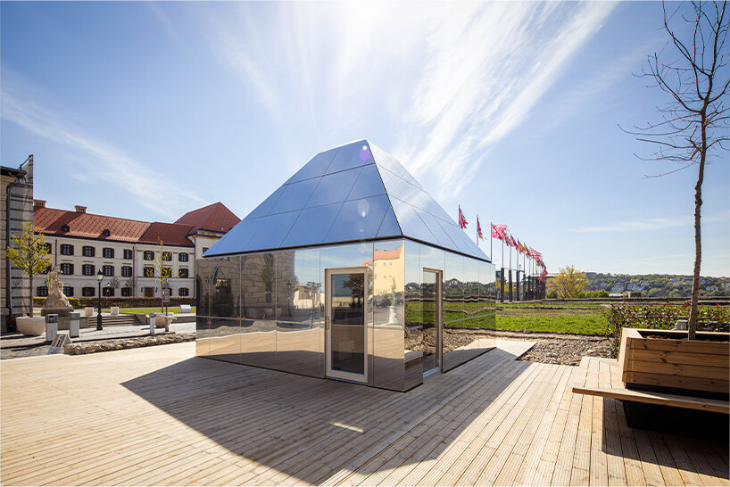 buda castle visitor center and infopoints