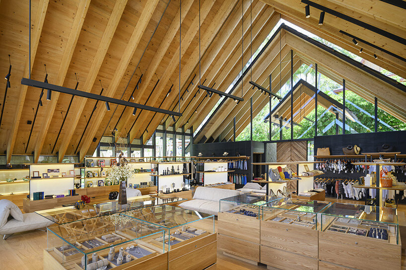 kengo kuma tops retail pavilion in thailand with rhythmic sequence of floating roofs