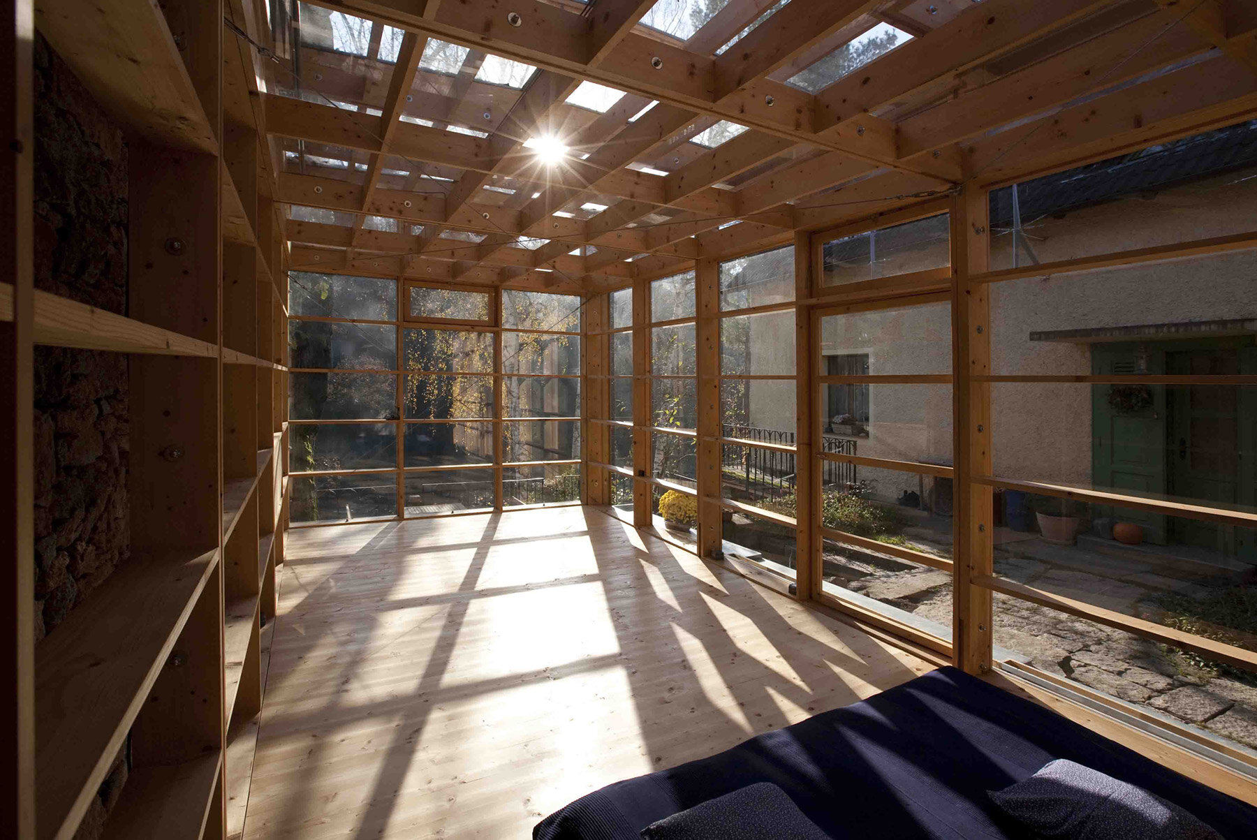 studio-above-river-tomas-kosnar-czech-republic-designboom-08a