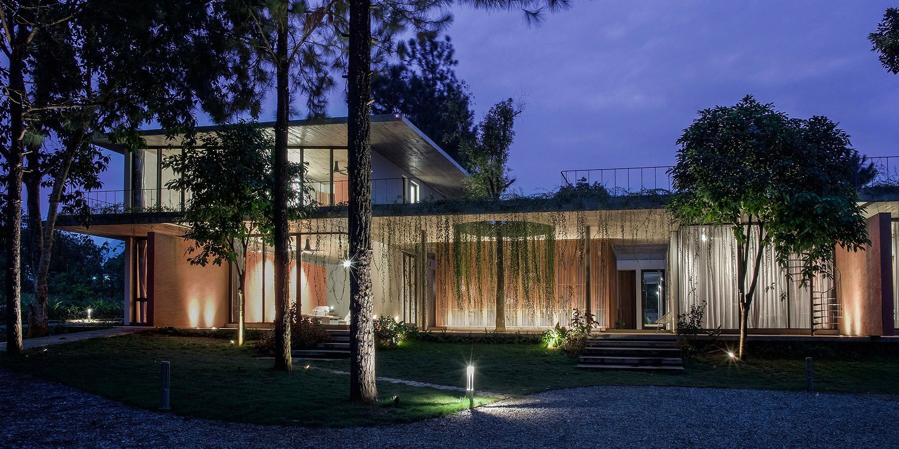 three-generation-family-house-pine-tree-forest-vietnam-nghia-architect-designboom-1800