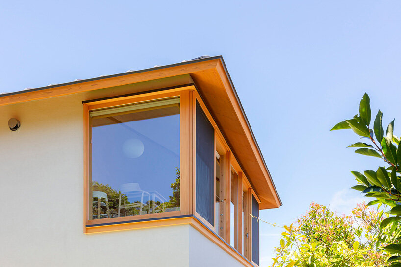 wood-clad ceiling tops y.murakami architects' family house in japan