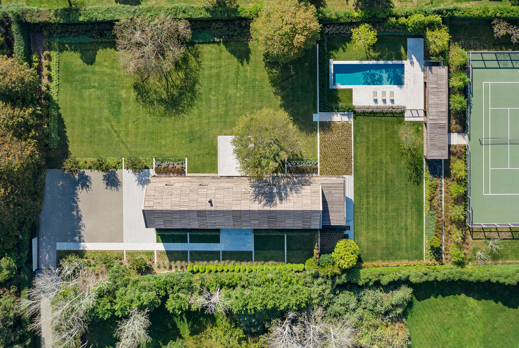 birdseye-lathhouse-sagaponack-hamptoms-designboom-005